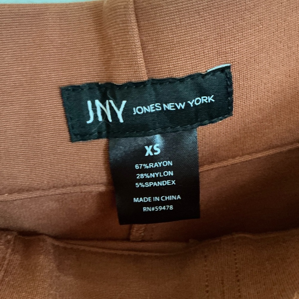 Jones New York Brown Pants - Picture 3 of 3